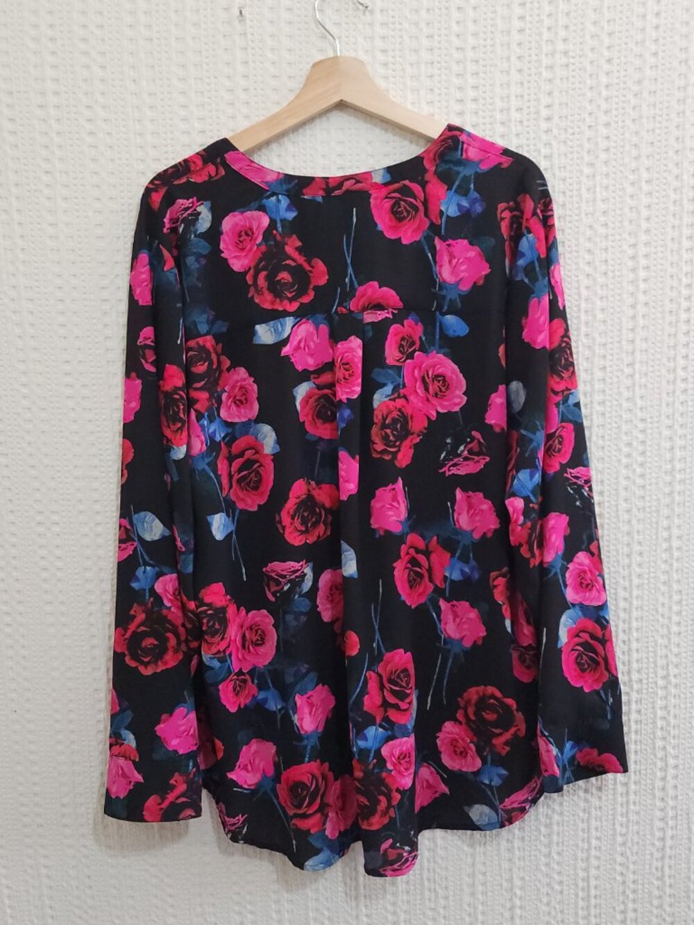 Torrid Harper Plus Size Floral Top Black and Pink Women's Plus Size 3X NEW - Picture 2 of 13